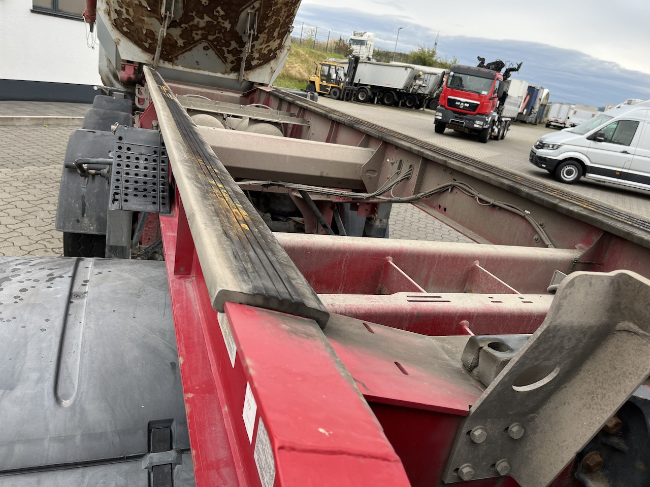 Schwarzmüller SK Kippauflieger Stahlmulde Liftachse - Volquete semirremolque: foto 3 Schwarzmüller SK Kippauflieger Stahlmulde Liftachse - Volquete semirremolque: foto 3