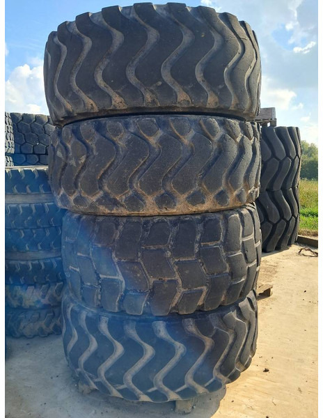 Komatsu WA380 4x RIM ASSY 423-30-62201 - Neumáticos y llantas para Maquinaria de construcción: foto 2 Komatsu WA380 4x RIM ASSY 423-30-62201 - Neumáticos y llantas para Maquinaria de construcción: foto 2