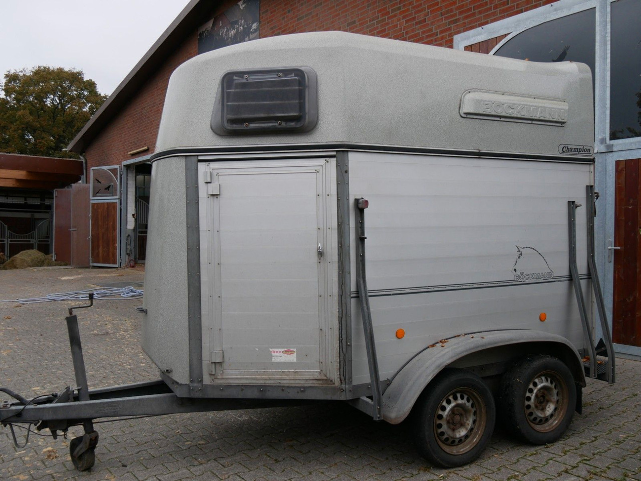 Böckmann Alu 2 Pferde mit Sattelkammer - Transporte de ganado remolque: foto 2 Böckmann Alu 2 Pferde mit Sattelkammer - Transporte de ganado remolque: foto 2