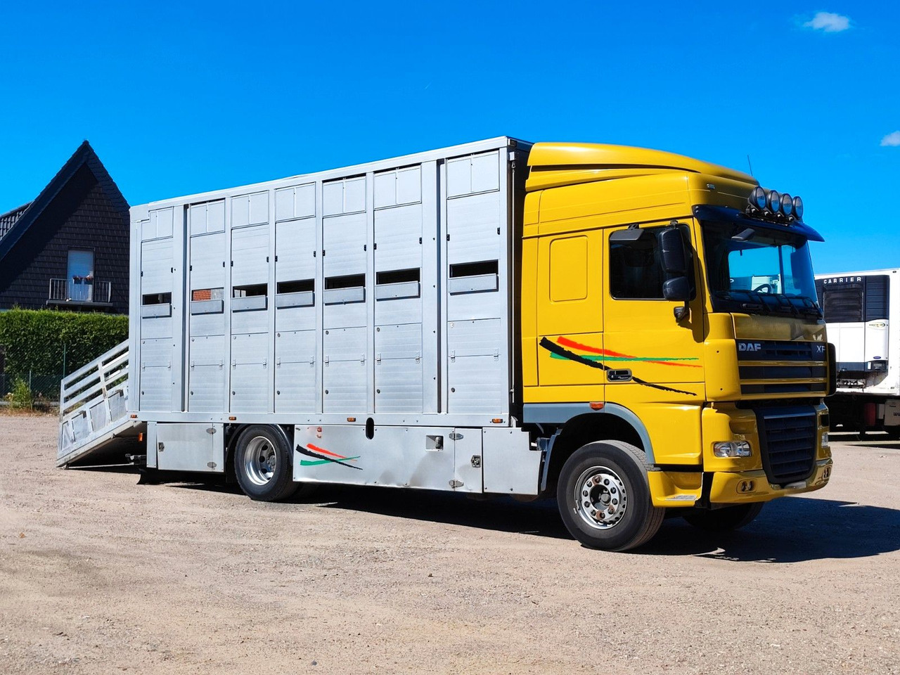 Camión para caballos DAF XF 410 SC Menke Doppelstock: foto 8 Camión para caballos DAF XF 410 SC Menke Doppelstock: foto 8