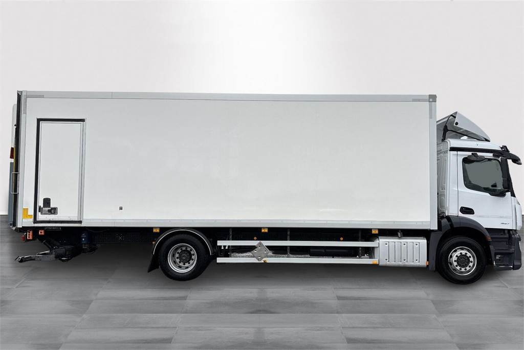 Mercedes-Benz ACTROS 1827 5 KSA-kori +PL - Camión caja cerrada: foto 5 Mercedes-Benz ACTROS 1827 5 KSA-kori +PL - Camión caja cerrada: foto 5