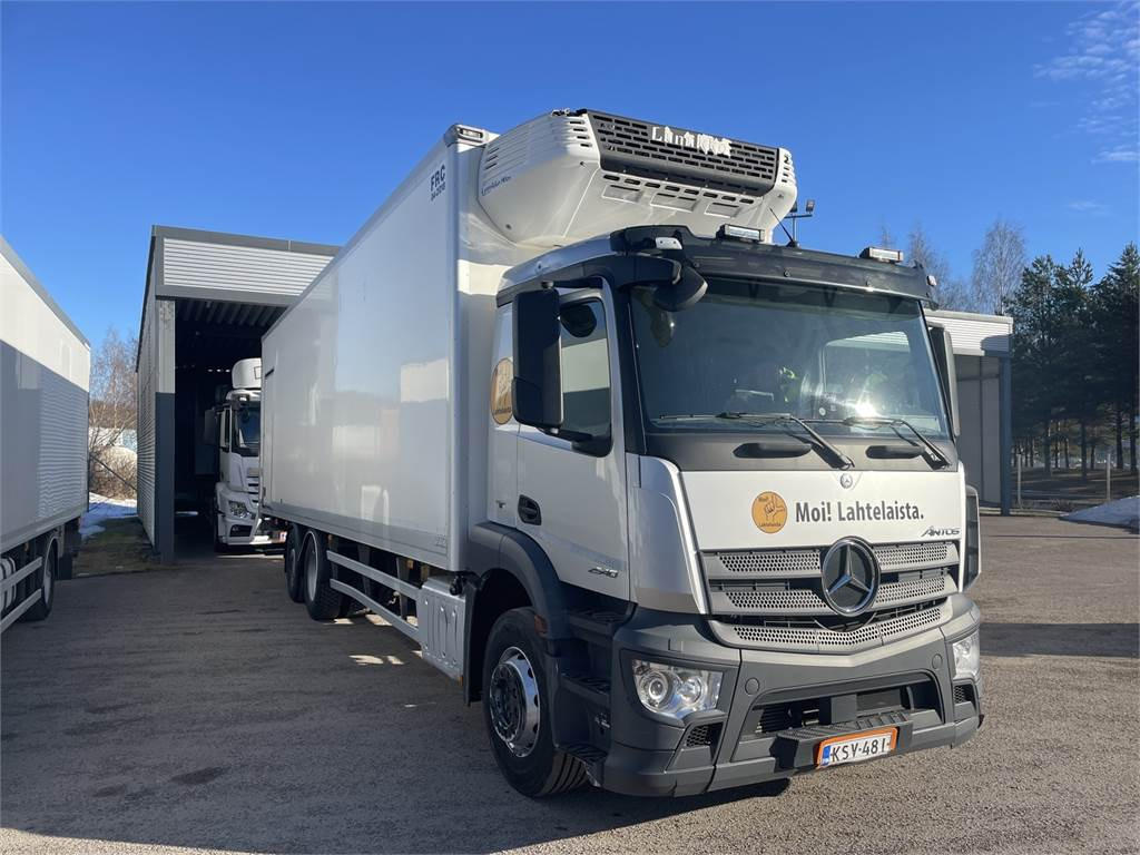 Mercedes-Benz ANTOS 2540 L/6x2 VAK FRC Umpikori - Isotérmico camión: foto 2 Mercedes-Benz ANTOS 2540 L/6x2 VAK FRC Umpikori - Isotérmico camión: foto 2