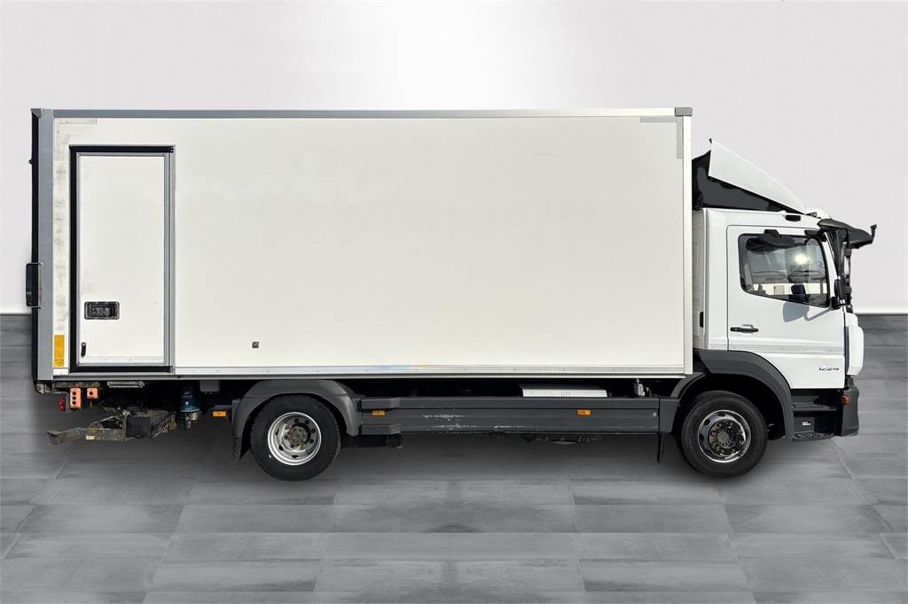 Mercedes-Benz ATEGO 1224L 4x2 Ksa-Umpikori +pl-nostin - Camión caja cerrada: foto 4 Mercedes-Benz ATEGO 1224L 4x2 Ksa-Umpikori +pl-nostin - Camión caja cerrada: foto 4