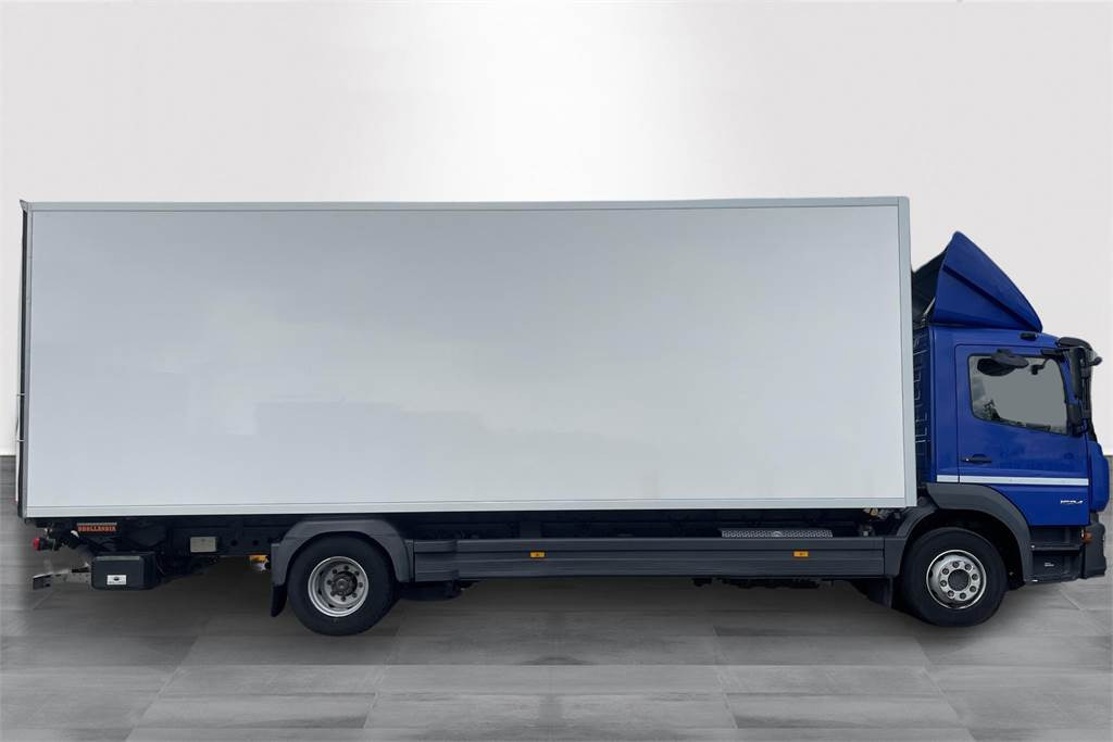 Mercedes-Benz ATEGO 1524L Ksa-kori +PL - Camión caja cerrada: foto 4 Mercedes-Benz ATEGO 1524L Ksa-kori +PL - Camión caja cerrada: foto 4
