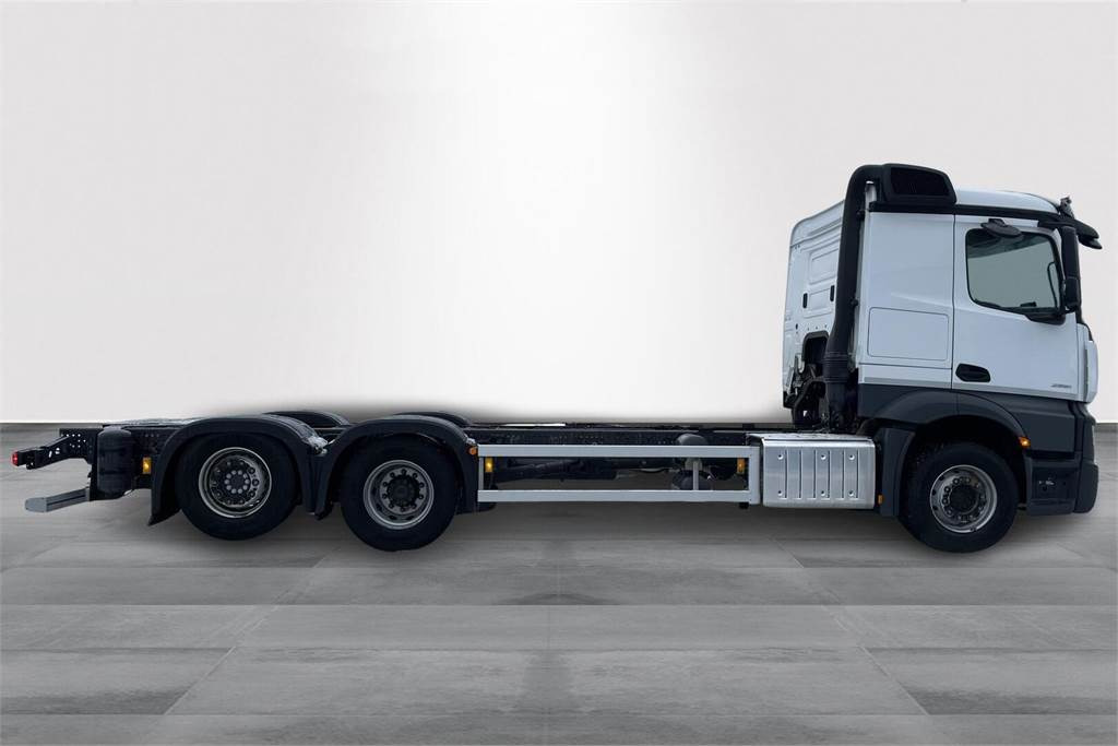 Leasing financiero de  Mercedes-Benz Actros 2551L 6x2 alusta leasing Mercedes-Benz Actros 2551L 6x2 alusta: foto 6