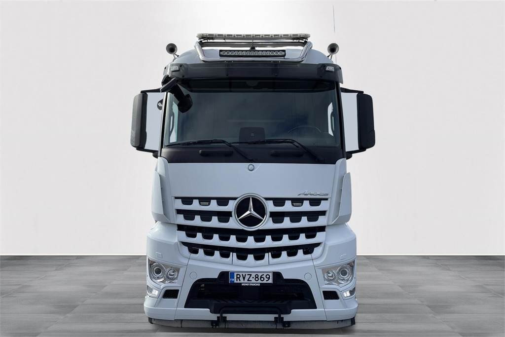 Mercedes-Benz Arocs 3251 8x4*4 - HMF 32 tm - Koukku - Camión grúa: foto 3 Mercedes-Benz Arocs 3251 8x4*4 - HMF 32 tm - Koukku - Camión grúa: foto 3