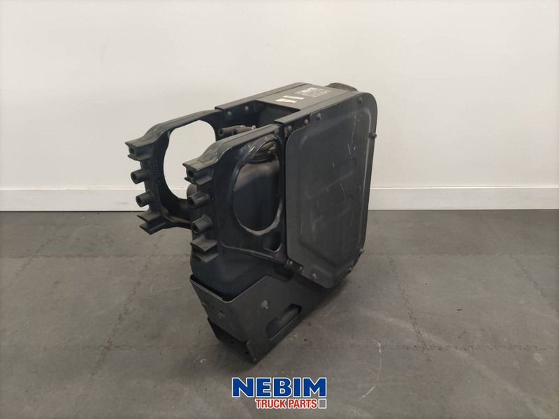 Volvo Volvo - 21215921 - Adblue tank 60L FH / FM - Piezas de recambio para Camión: foto 2 Volvo Volvo - 21215921 - Adblue tank 60L FH / FM - Piezas de recambio para Camión: foto 2