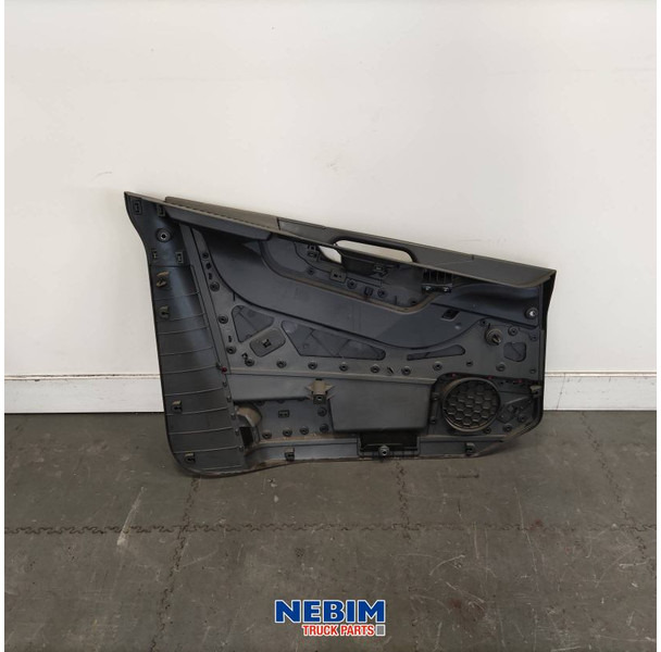 Volvo Volvo - 82909852 - Portierpaneel rechts FH4 - Piezas de recambio para Camión: foto 2 Volvo Volvo - 82909852 - Portierpaneel rechts FH4 - Piezas de recambio para Camión: foto 2