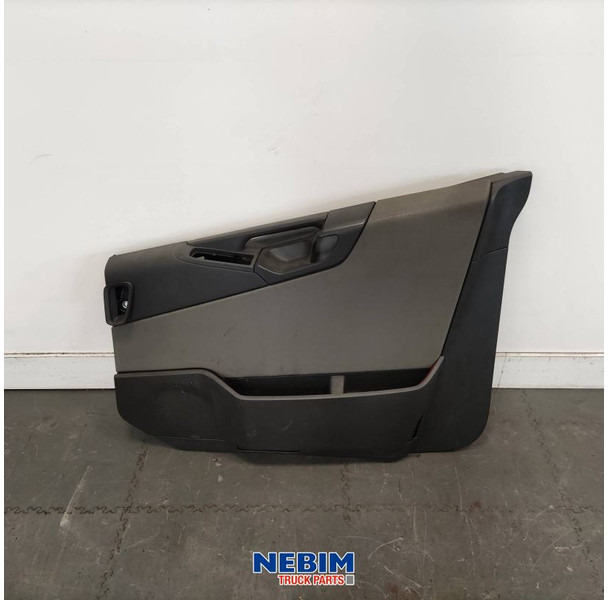 Volvo Volvo - 82909852 - Portierpaneel rechts FH4 - Piezas de recambio para Camión: foto 1 Volvo Volvo - 82909852 - Portierpaneel rechts FH4 - Piezas de recambio para Camión: foto 1