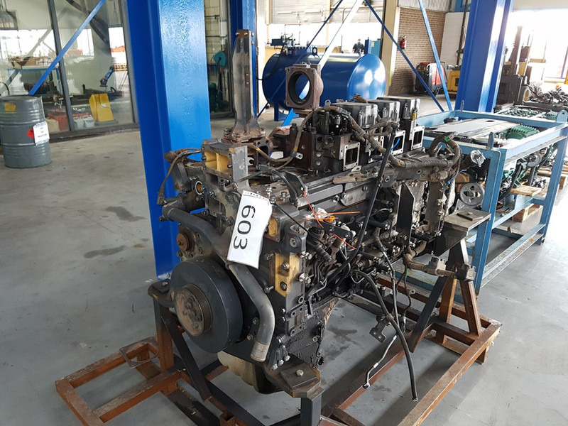 Komatsu SAA6D140E-6 FOR PARTS - Maquinaria de construcción: foto 4 Komatsu SAA6D140E-6 FOR PARTS - Maquinaria de construcción: foto 4