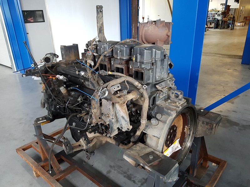 Komatsu SAA6D140E-6 FOR PARTS - Maquinaria de construcción: foto 2 Komatsu SAA6D140E-6 FOR PARTS - Maquinaria de construcción: foto 2
