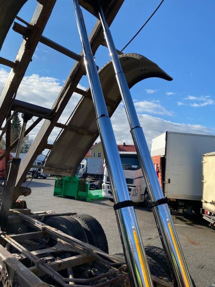 Portacontenedor de cadenas camión Volvo FH 13 420: foto 10 Portacontenedor de cadenas camión Volvo FH 13 420: foto 10