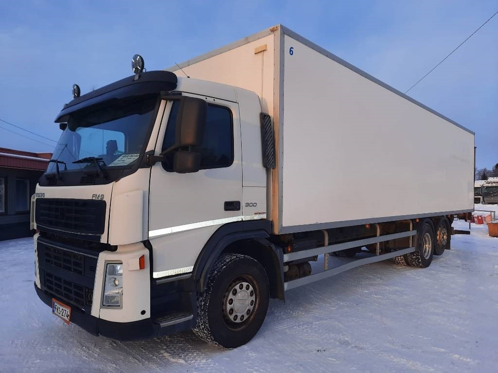 Volvo FM 9 300 - Camión caja cerrada: foto 1 Volvo FM 9 300 - Camión caja cerrada: foto 1