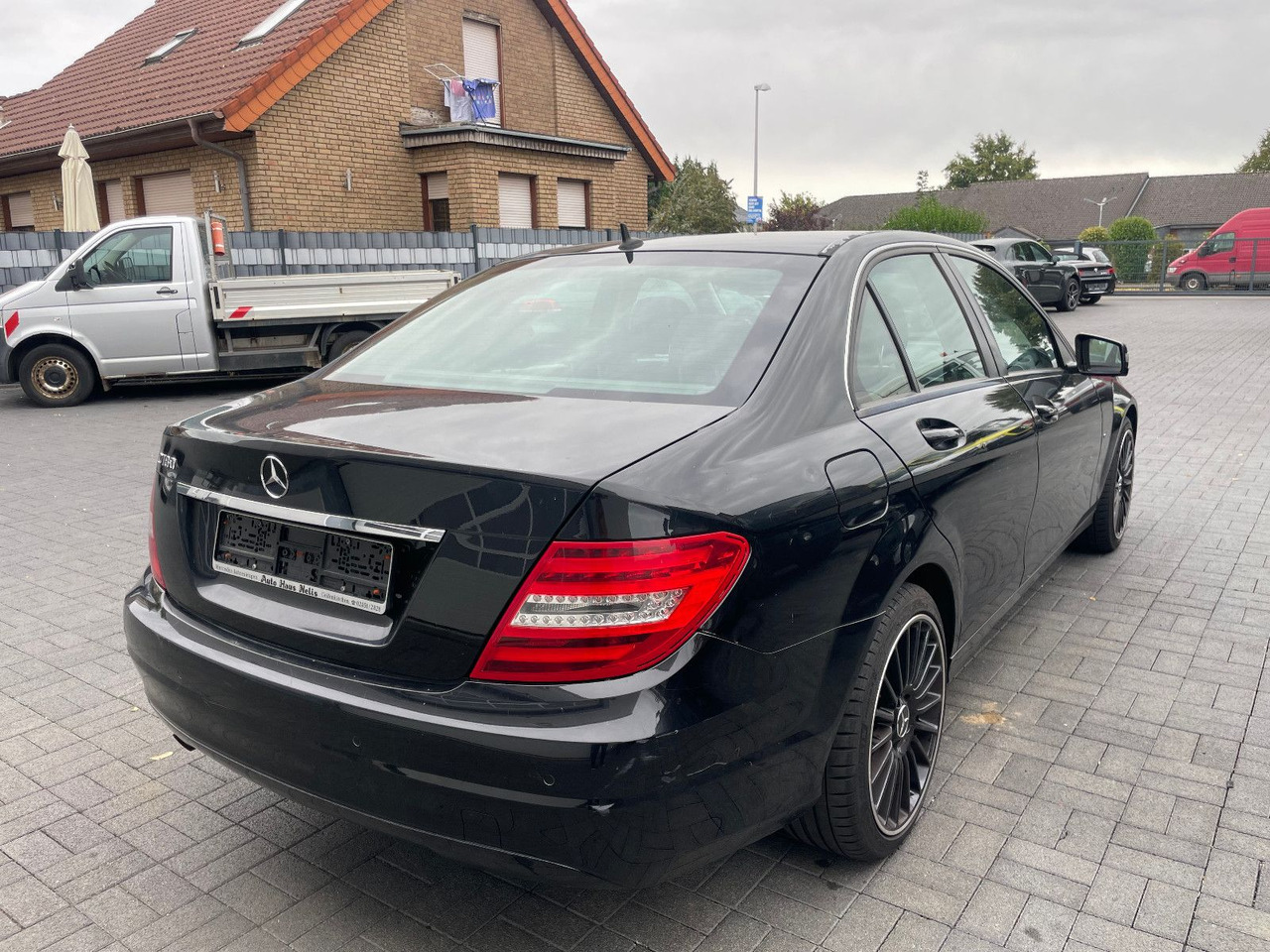 Mercedes-Benz C 180 C -Klasse Lim. C 180 CGI BlueEfficiency - Sedan: foto 2 Mercedes-Benz C 180 C -Klasse Lim. C 180 CGI BlueEfficiency - Sedan: foto 2