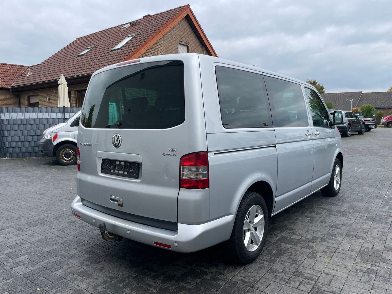 Volkswagen T5 2.5 TDi Caravelle 4Motion 8-Sitzer - Furgoneta de pasajeros: foto 2 Volkswagen T5 2.5 TDi Caravelle 4Motion 8-Sitzer - Furgoneta de pasajeros: foto 2