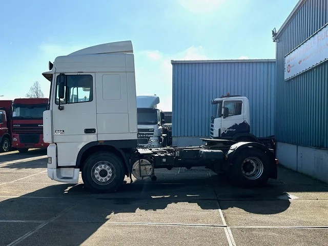 DAF 95.380 XF SPACECAB (EURO 2 / ZF16 MANUAL GEARBOX / D.E.B. ENGINE BRAKE / AIRCONDITIONING) - Cabeza tractora: foto 5 DAF 95.380 XF SPACECAB (EURO 2 / ZF16 MANUAL GEARBOX / D.E.B. ENGINE BRAKE / AIRCONDITIONING) - Cabeza tractora: foto 5