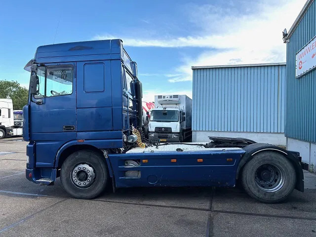 DAF 95.380 XF SPACECAB (EURO 2 / ZF16 MANUAL GEARBOX / HYDRAULIC KIT / P.T.O. / SIDE SKIRTS / AIRCONDITIONING) - Cabeza tractora: foto 5 DAF 95.380 XF SPACECAB (EURO 2 / ZF16 MANUAL GEARBOX / HYDRAULIC KIT / P.T.O. / SIDE SKIRTS / AIRCONDITIONING) - Cabeza tractora: foto 5