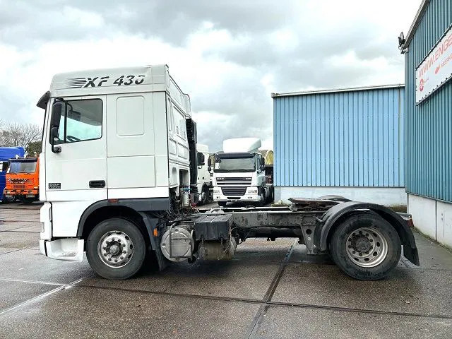 DAF 95.430 XF SPACECAB (EURO 3 / ZF16 MANUAL GEARBOX / ZF-INTARDER / AIRCONDITIONING) - Cabeza tractora: foto 5 DAF 95.430 XF SPACECAB (EURO 3 / ZF16 MANUAL GEARBOX / ZF-INTARDER / AIRCONDITIONING) - Cabeza tractora: foto 5