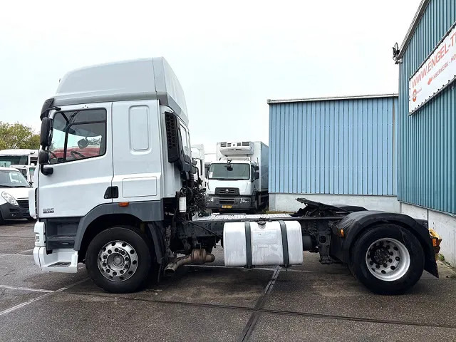 DAF CF 85.460 SPACECAB 4x2 (AS-TRONIC / MX-BRAKE / AIRCONDITIONING / ADR-VLG / FRIDGE / EURO 5 / ETC.) - Cabeza tractora: foto 5 DAF CF 85.460 SPACECAB 4x2 (AS-TRONIC / MX-BRAKE / AIRCONDITIONING / ADR-VLG / FRIDGE / EURO 5 / ETC.) - Cabeza tractora: foto 5