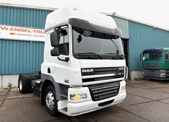 DAF CF 85.460 SPACECAB 4x2 (AS-TRONIC / MX-BRAKE / AIRCONDITIONING / ADR-VLG / FRIDGE / EURO 5 / ETC.) - Cabeza tractora: foto 2 DAF CF 85.460 SPACECAB 4x2 (AS-TRONIC / MX-BRAKE / AIRCONDITIONING / ADR-VLG / FRIDGE / EURO 5 / ETC.) - Cabeza tractora: foto 2