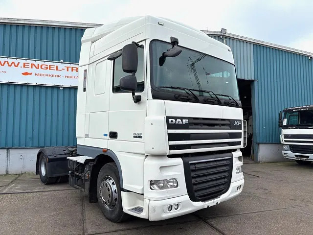 DAF XF 105.460 ATE SPACECAB 4x2 ONLY 835.500 KM (ZF-MANUAL GEARBOX / ZF-INTARDER / AIRCONDITIONING / EURO 5) - Cabeza tractora: foto 2 DAF XF 105.460 ATE SPACECAB 4x2 ONLY 835.500 KM (ZF-MANUAL GEARBOX / ZF-INTARDER / AIRCONDITIONING / EURO 5) - Cabeza tractora: foto 2