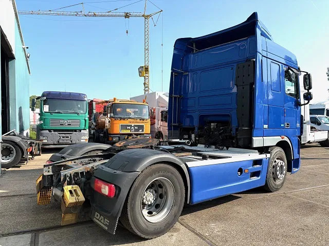 DAF XF 105.460 ATE SPACECAB (ZF16 MANUAL GEARBOX / HYDRAULIC KIT / P.T.O. / ADR-VLG / FULL SPOILERSET / FRIDGE) - Cabeza tractora: foto 3 DAF XF 105.460 ATE SPACECAB (ZF16 MANUAL GEARBOX / HYDRAULIC KIT / P.T.O. / ADR-VLG / FULL SPOILERSET / FRIDGE) - Cabeza tractora: foto 3