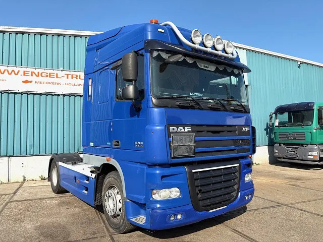 DAF XF 105.460 ATE SPACECAB (ZF16 MANUAL GEARBOX / HYDRAULIC KIT / P.T.O. / ADR-VLG / FULL SPOILERSET / FRIDGE) - Cabeza tractora: foto 2 DAF XF 105.460 ATE SPACECAB (ZF16 MANUAL GEARBOX / HYDRAULIC KIT / P.T.O. / ADR-VLG / FULL SPOILERSET / FRIDGE) - Cabeza tractora: foto 2