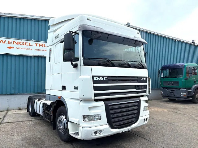 DAF XF 105.460 SPACECAB (2 IDENTICAL UNITS AVAILBLE) (ZF16 MANUAL GEARBOX / MX-BRAKE / 870+430 LITER TANK / FRIDGE / AIRCONDITIONING - Cabeza tractora: foto 2 DAF XF 105.460 SPACECAB (2 IDENTICAL UNITS AVAILBLE) (ZF16 MANUAL GEARBOX / MX-BRAKE / 870+430 LITER TANK / FRIDGE / AIRCONDITIONING - Cabeza tractora: foto 2