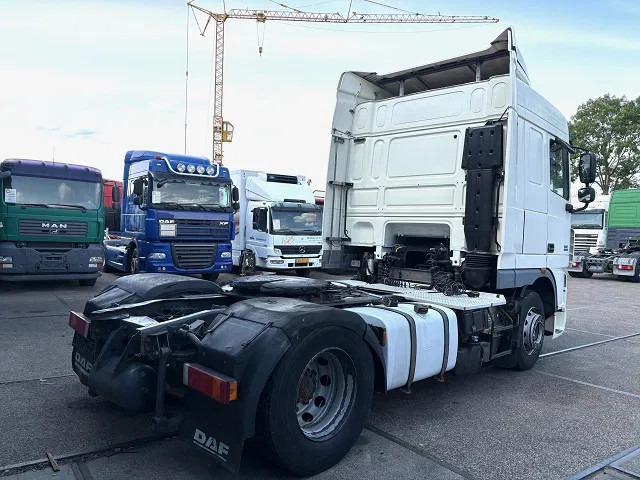 DAF XF 105.460 SPACECAB (ZF-MANUAL GEARBOX / 2x DIESELTANK / MX-ENGINE BRAKE / AIRCONDITIONING / FRIDGE / ETC.) - Cabeza tractora: foto 2 DAF XF 105.460 SPACECAB (ZF-MANUAL GEARBOX / 2x DIESELTANK / MX-ENGINE BRAKE / AIRCONDITIONING / FRIDGE / ETC.) - Cabeza tractora: foto 2
