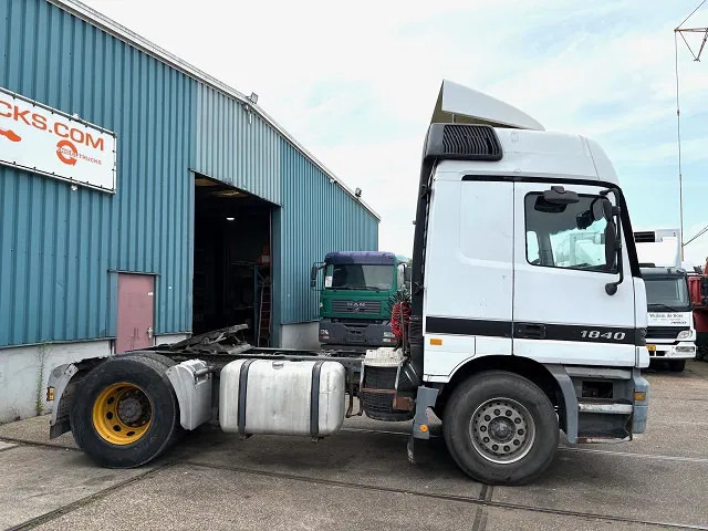Mercedes-Benz Actros 1840 LS (MP1) (EPS WITH CLUTCH (3 PEDALS) / RETARDER / ROOF SPOILER / ETC.) - Cabeza tractora: foto 4 Mercedes-Benz Actros 1840 LS (MP1) (EPS WITH CLUTCH (3 PEDALS) / RETARDER / ROOF SPOILER / ETC.) - Cabeza tractora: foto 4