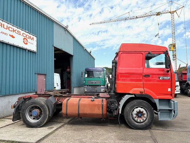 Renault G340 Manager 4x2 TRACTOR (MECHANICAL PUMP & INJECTORS / ZF MANUAL GEARBOX / REDUCTIONS AXLE) - Cabeza tractora: foto 4 Renault G340 Manager 4x2 TRACTOR (MECHANICAL PUMP & INJECTORS / ZF MANUAL GEARBOX / REDUCTIONS AXLE) - Cabeza tractora: foto 4
