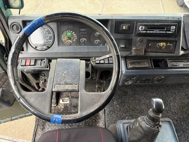 Cabeza tractora Renault R385 Major (2 CULASSE / LAMES / GRAND PONT / 2 CILINDER HEADS / STEEL SUSPENSION / REDUCTION AXLE): foto 8