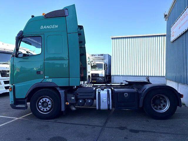 Volvo FH 440 GLOBETROTTER-XL (I-SHIFT / ENGINE BRAKE / 2x TANK / AIRCONDITIONING / FRIDGE / ETC.) - Cabeza tractora: foto 5 Volvo FH 440 GLOBETROTTER-XL (I-SHIFT / ENGINE BRAKE / 2x TANK / AIRCONDITIONING / FRIDGE / ETC.) - Cabeza tractora: foto 5