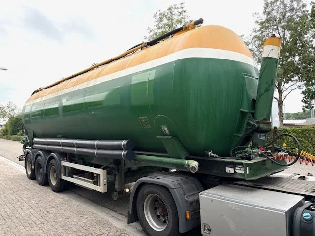 Feldbinder KIP48 3 3-AXLE 48M3 KIPPING SILO TRAILER (SAF AXLES / DRUM BRAKES / 4 COMPARTMENTS) - Cisterna semirremolque: foto 2 Feldbinder KIP48 3 3-AXLE 48M3 KIPPING SILO TRAILER (SAF AXLES / DRUM BRAKES / 4 COMPARTMENTS) - Cisterna semirremolque: foto 2