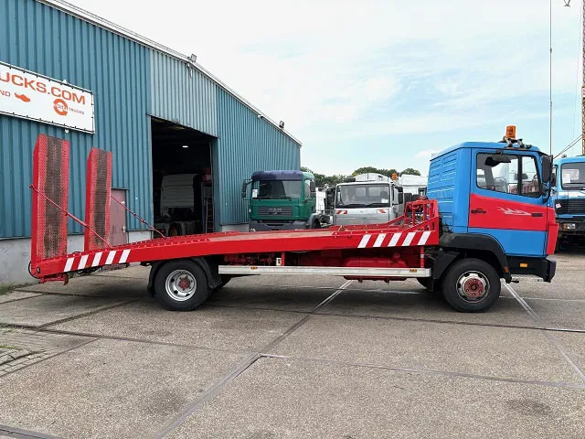Mercedes-Benz LK 814 RECOVERY TRUCK / CAR-MACHINE TRANSPORTER (6-CILINDER / MANUAL GEARBOX / FULL STEEL SUSPENSION / WINCH / HYDRAULIC RAMPS) - Portavehículos camión: foto 4 Mercedes-Benz LK 814 RECOVERY TRUCK / CAR-MACHINE TRANSPORTER (6-CILINDER / MANUAL GEARBOX / FULL STEEL SUSPENSION / WINCH / HYDRAULIC RAMPS) - Portavehículos camión: foto 4
