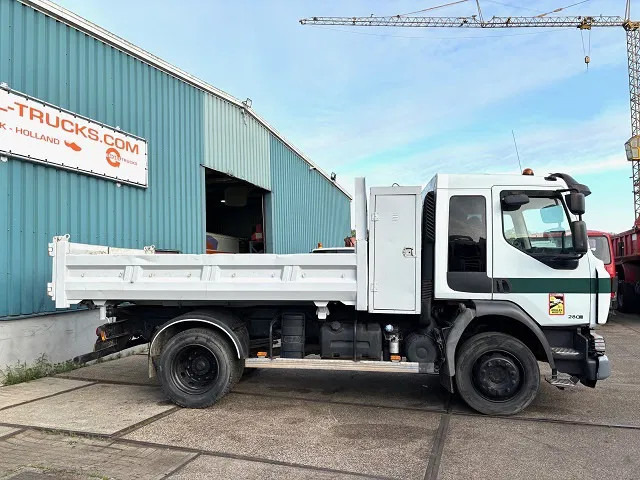 Renault Midlum 280 DXI FULL STEEL SUSPENSION 3-WAY KIPPER (8 GEARS MANUAL GEARBOX / FULL STEEL SUSPENSION / 3-SEATS / P.T.O. / ETC) - Volquete camión: foto 4 Renault Midlum 280 DXI FULL STEEL SUSPENSION 3-WAY KIPPER (8 GEARS MANUAL GEARBOX / FULL STEEL SUSPENSION / 3-SEATS / P.T.O. / ETC) - Volquete camión: foto 4