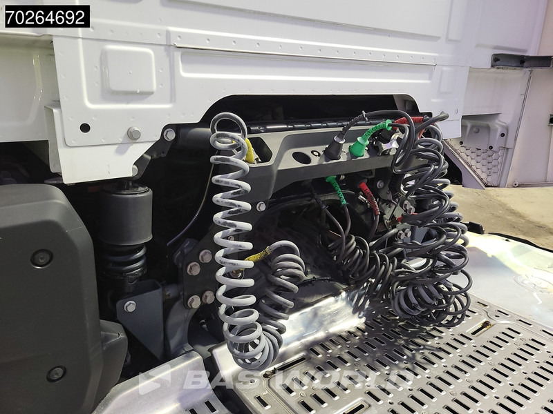 DAF XF 480 4X2 Mega 2xTanks ACC LED Euro 6 - Cabeza tractora: foto 2 DAF XF 480 4X2 Mega 2xTanks ACC LED Euro 6 - Cabeza tractora: foto 2