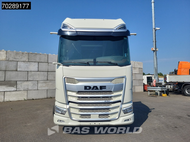 Cabeza tractora DAF XG+ 530 4X2 Retarder 2x Tanks Standklima Leather Alcoa's: foto 6