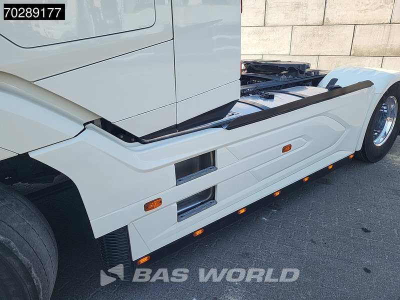 Cabeza tractora DAF XG+ 530 4X2 Retarder 2x Tanks Standklima Leather Alcoa's: foto 9