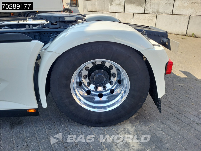 Cabeza tractora DAF XG+ 530 4X2 Retarder 2x Tanks Standklima Leather Alcoa's: foto 18