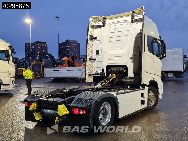 Ford F-Max 500 4X2 Retarder 2x Tanks Standklima Euro 6 - Cabeza tractora: foto 5 Ford F-Max 500 4X2 Retarder 2x Tanks Standklima Euro 6 - Cabeza tractora: foto 5