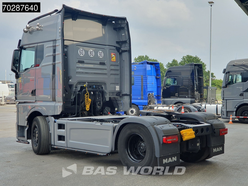 MAN TGX 18.520 4X2 Individual Lion S! GX Retarder Full-Air 2x Tanks Navi LED ACC Euro 6 - Cabeza tractora: foto 2 MAN TGX 18.520 4X2 Individual Lion S! GX Retarder Full-Air 2x Tanks Navi LED ACC Euro 6 - Cabeza tractora: foto 2
