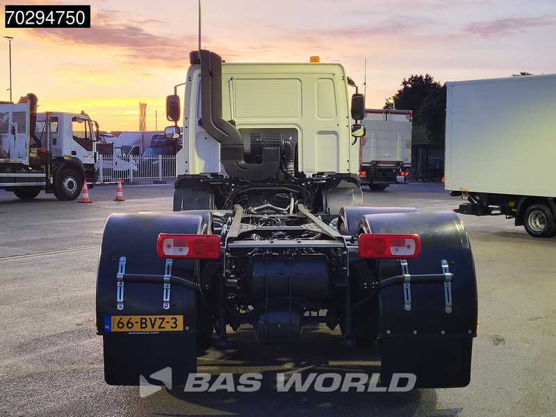 DAF CF 300 6X2 NEW chassis Lift/Steering Axle ACC Retarder Euro 6 - Chasis camión: foto 3 DAF CF 300 6X2 NEW chassis Lift/Steering Axle ACC Retarder Euro 6 - Chasis camión: foto 3