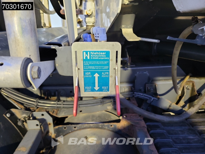 DAF CF75.310 4X2 13500 Lohr tanker 2 compartments ADR Manual Euro 3 - Cisterna camión: foto 5 DAF CF75.310 4X2 13500 Lohr tanker 2 compartments ADR Manual Euro 3 - Cisterna camión: foto 5