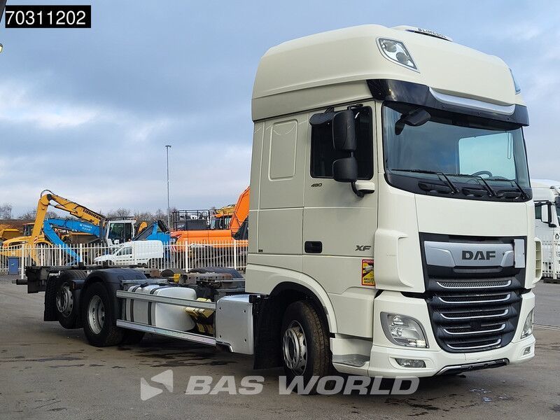 DAF XF 480 6X2 BDF Lift-Axle FAR Automatic Retarder Euro 6 - Portacontenedore/ Intercambiable camión: foto 3 DAF XF 480 6X2 BDF Lift-Axle FAR Automatic Retarder Euro 6 - Portacontenedore/ Intercambiable camión: foto 3
