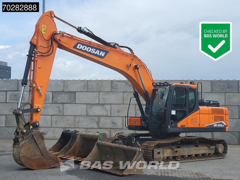 Doosan DX225 LC-7 4 BUCKETS - Excavadora de cadenas: foto 1 Doosan DX225 LC-7 4 BUCKETS - Excavadora de cadenas: foto 1