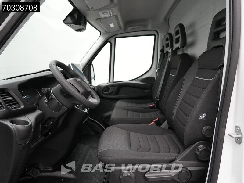 Iveco Daily 35S18 3.0L Automaat L2H2 180PK ACC Airco Cruise Camera Parkeersensoren CarPlay Stoelverwarming 3,5t Trekgewicht Euro6 L2 A/C - Furgón: foto 3 Iveco Daily 35S18 3.0L Automaat L2H2 180PK ACC Airco Cruise Camera Parkeersensoren CarPlay Stoelverwarming 3,5t Trekgewicht Euro6 L2 A/C - Furgón: foto 3