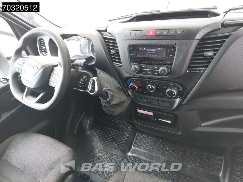 Iveco Daily 70C18 3.0L 1000KG Laadklep Automaat Luchtvering Dubbellucht Bakwagen Airco Cruise Euro6 Meubelbak Koffer A/C Cruise control - Furgoneta: foto 5 Iveco Daily 70C18 3.0L 1000KG Laadklep Automaat Luchtvering Dubbellucht Bakwagen Airco Cruise Euro6 Meubelbak Koffer A/C Cruise control - Furgoneta: foto 5