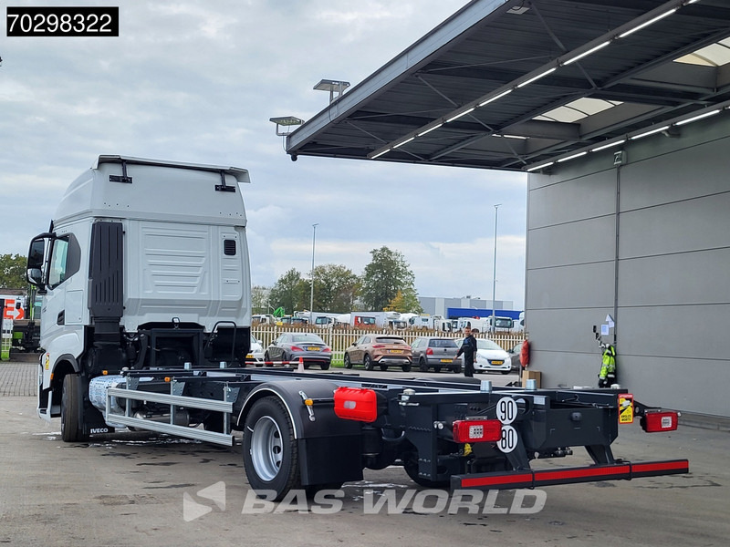 Iveco S-Way 460 4X2 New! BDF Navi ACC LED Euro 6 - Portacontenedore/ Intercambiable camión: foto 2 Iveco S-Way 460 4X2 New! BDF Navi ACC LED Euro 6 - Portacontenedore/ Intercambiable camión: foto 2
