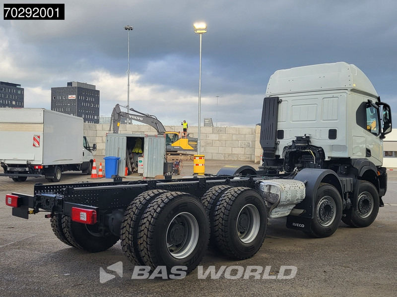 Iveco T-WAY 510 8X4 NEW! Retarder Big-Axle Steelsuspension LED Euro 6 - Chasis camión: foto 5 Iveco T-WAY 510 8X4 NEW! Retarder Big-Axle Steelsuspension LED Euro 6 - Chasis camión: foto 5